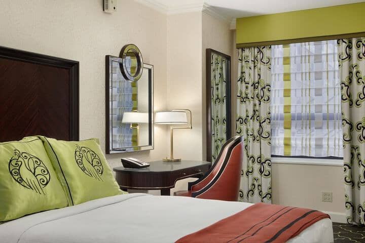 Room 3 of 87