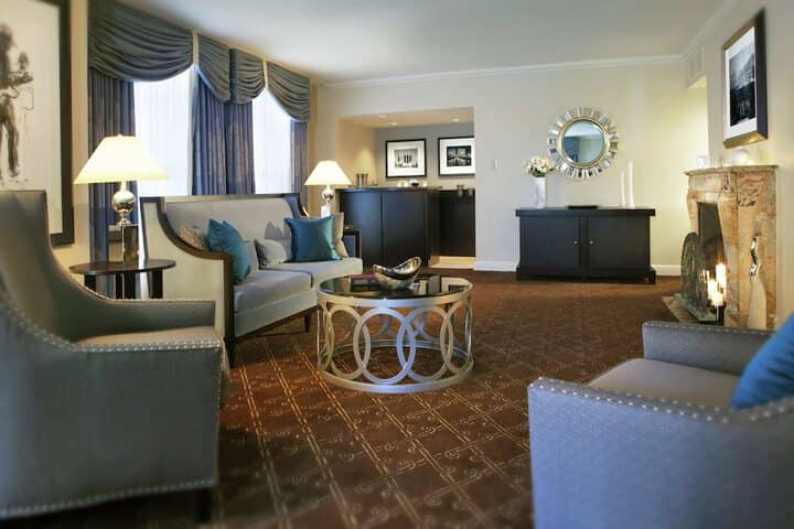 Room 23 of 87